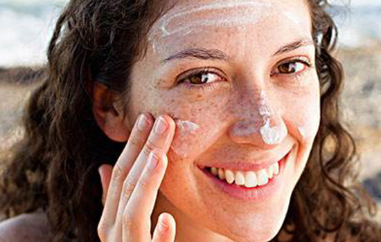为什么擦防晒霜脸会痒，怎样避免用防晒霜脸痒