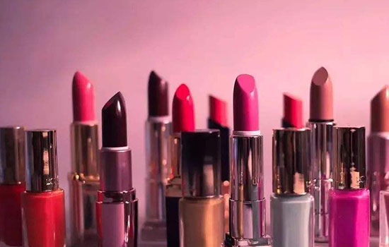 过期化妆品属于哪类垃圾，过期化妆品有什么危害