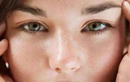 干皮变油皮怎么回事，皮肤变油的原因及解决方法