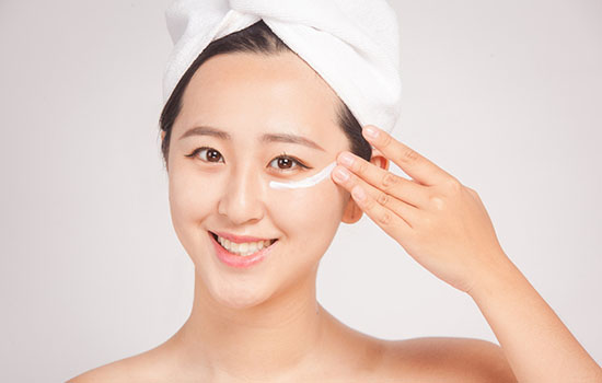 用完精华液还用乳液吗，精华液需要天天使用吗