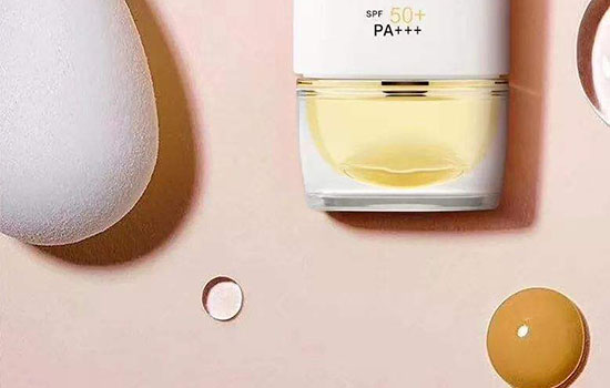 防晒霜呛眼睛怎么回事，怎样避免防晒霜呛眼睛