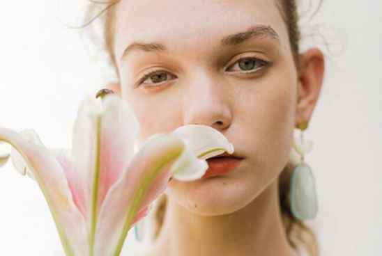 eye，serum化妆品中的意思