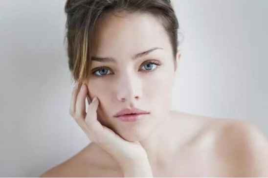 用虾青素脸发红