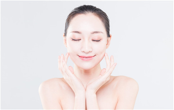 珀莱雅属于什么档次，和自然堂哪个好