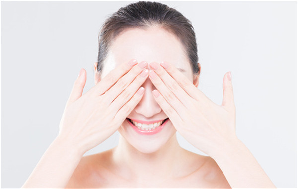 珀莱雅和欧莱雅的区别，哪个好