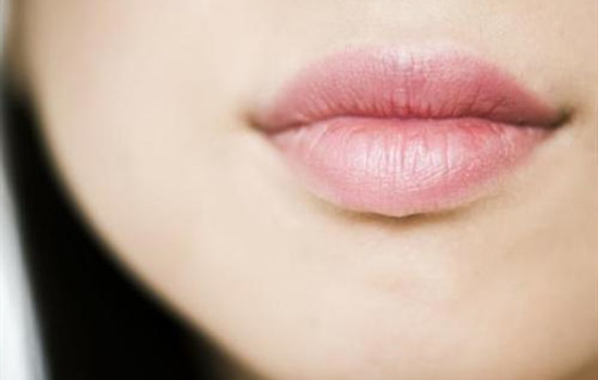 如何去除嘴角皱纹，这四个小妙招分享给大家