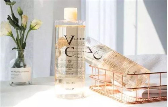 烟酰胺和vc能一起用吗，两者搭配使用美白效果更棒