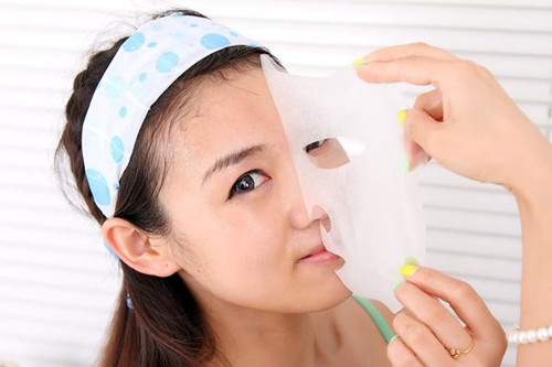 长痤疮敷面膜会更严重，这个时期用面膜须谨慎