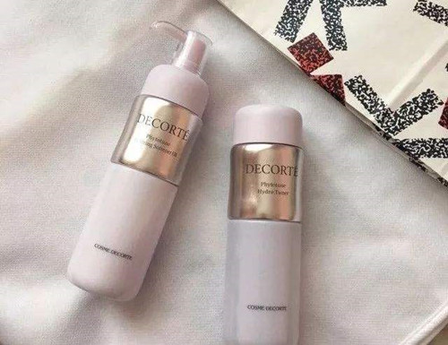 油痘肌适合什么水乳，不妨试一下这五款水乳