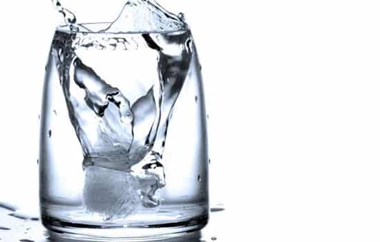 早上洗完脸后的护肤步骤，补水滋润一个不落