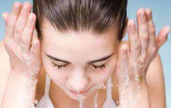 先卸妆还是先去角质，最好先卸妆