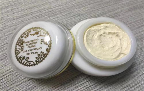 贵妇膏功效，它其实是一款高级面霜