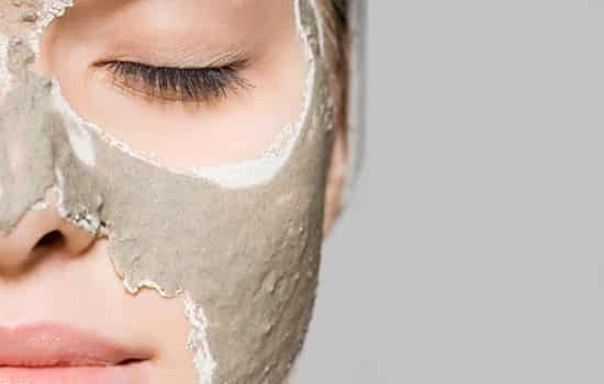 泥膜外层还能贴面膜吗，面膜不可以胡乱使用