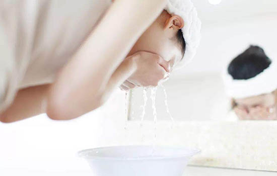 皇后的秘密面膜要洗吗，精华多的面膜就需要清洗