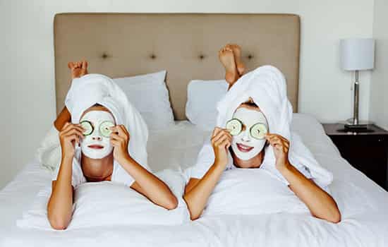 保湿面膜用完要洗脸吗，根据肤质进行选择