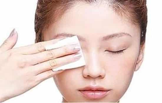 卸妆巾怎么用，勤奋的妹子还是用传统卸妆方法吧