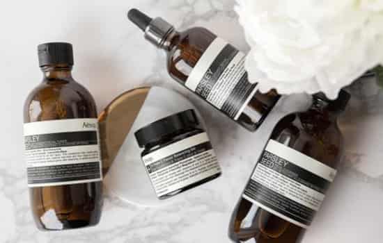 伊索精华白天可以用吗，感光成分不能见光