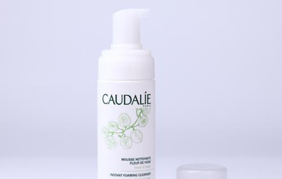 欧缇丽洗面奶是氨基酸吗，大葡萄洁面慕斯