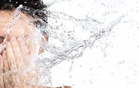 无泡洗面奶能洗干净吗，泡沫不是必要条件