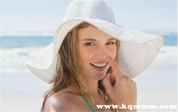 防晒提前多久涂最好，防晒涂多少才够量