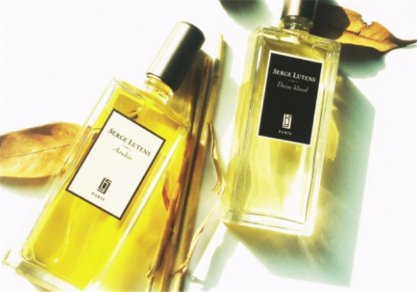 香水可以叠加吗，​过期的香水有什么用途