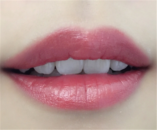 兰蔻124赤茶棕是什么颜色，兰蔻124赤茶棕口红试色