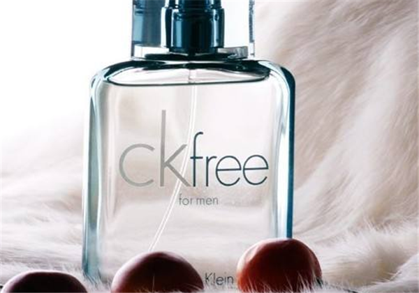 香水能喷腋窝吗，​香水能当止汗剂用吗