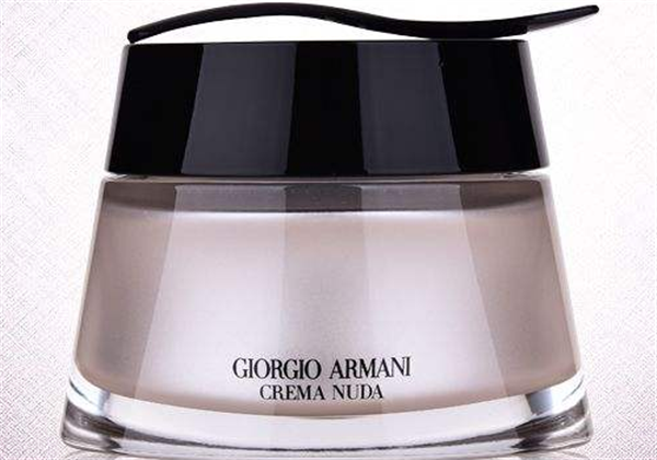 修颜霜和粉底液有什么区别，​修颜霜和粉底液的使用顺序