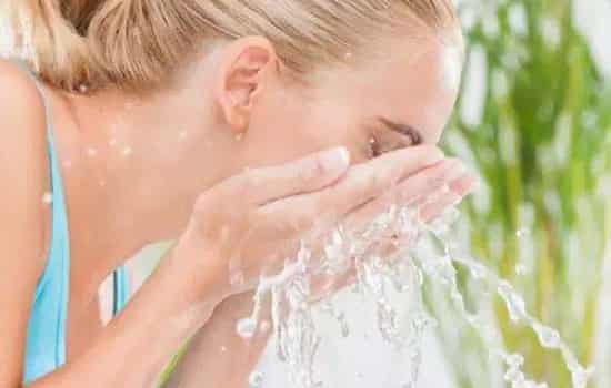 千妇恋洗面奶怎么用，霓虹国的老牌产品