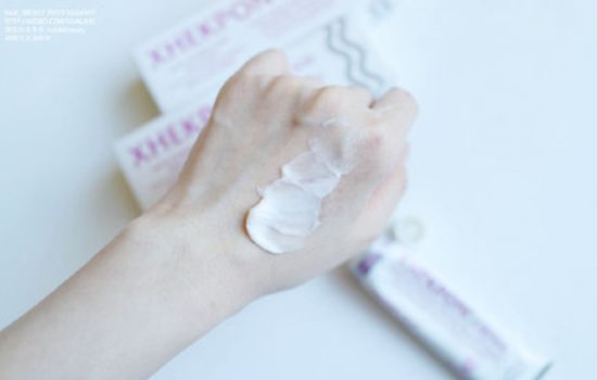 西班牙颈霜什么味道，你的xhekpon颈纹霜也是芹菜味吗