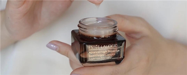 雅诗兰黛小棕瓶适合哪些人，有什么作用和功效