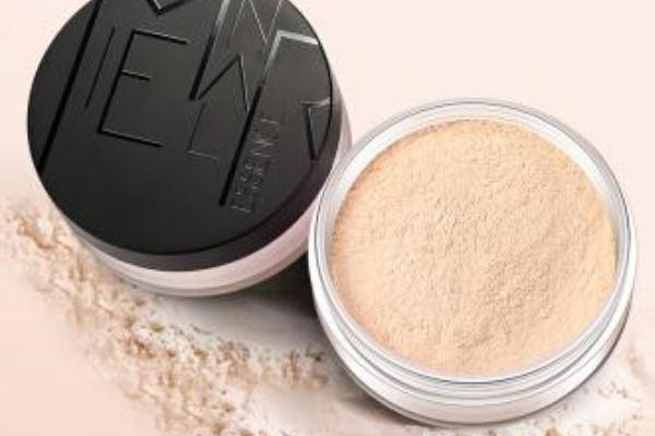 散粉哪个牌子好用推荐，散粉怎么使用才正确