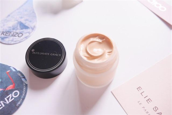 粉底使用误区，粉底该怎么正确使用