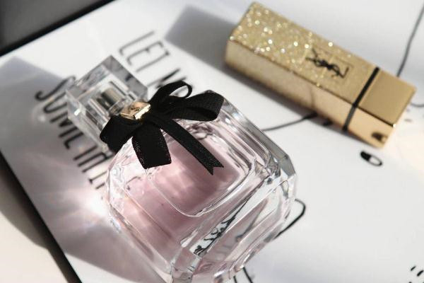 圣罗兰香水哪款好闻，圣罗兰香水反转巴黎好闻吗