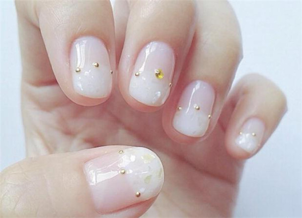 美甲能不能自己剪短，美甲怎么做才牢固不掉