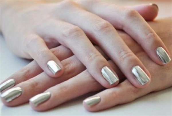 美甲能维持多长时间，美甲能自己卸吗