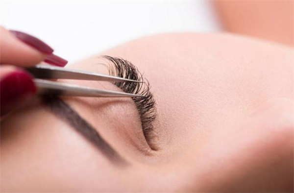 种睫毛有啥副作用，种睫毛有什么需要注意的