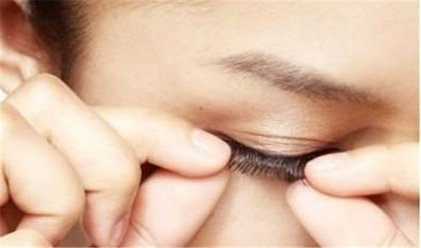 假睫毛有哪些种类，假睫毛有什么材质