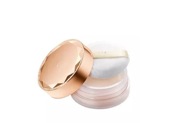 散粉怎么选择适合自己的色号，散粉的色号会影响妆容吗