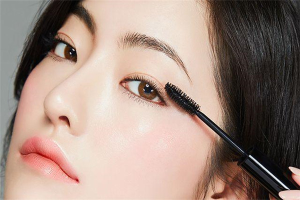 睫毛膏干了怎么恢复，睫毛膏有效期一般是多久