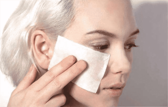 湿敷和面膜哪个先用，根据你用的面膜来决定哟