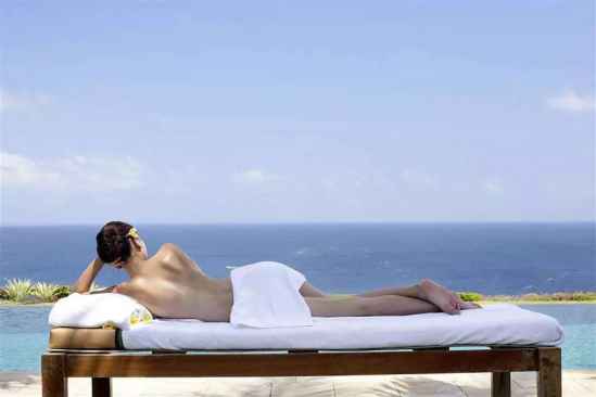 夏天用什么美白皮肤，被晒黑了也要倔强的白回来