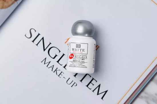 平价好用的夏日美白产品，怎么回购都不嫌多