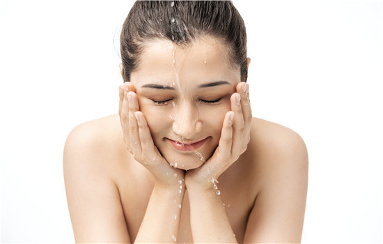 肌底液什么时候用，你今天用肌底液了吗