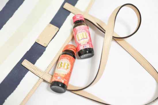 旅行带什么护肤品，外出旅游化妆包里都带了什么呢