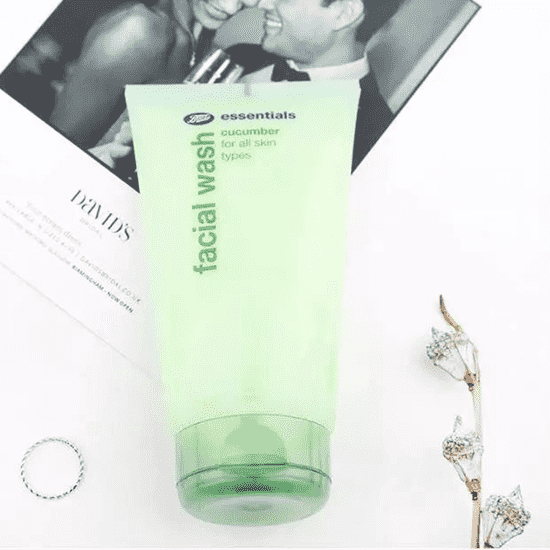 boots小黄瓜三分钟面膜如何使用，急救补水你用对了吗