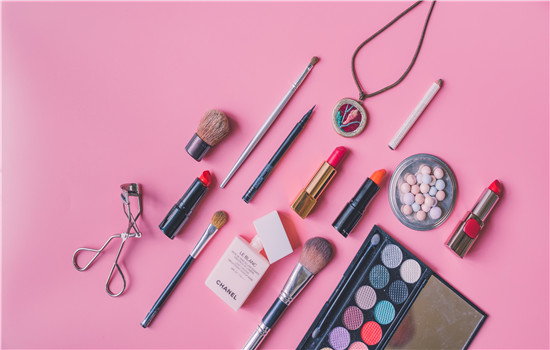 佰草集净透莹肌面膜使用方法，使用面膜的方法总要小心些