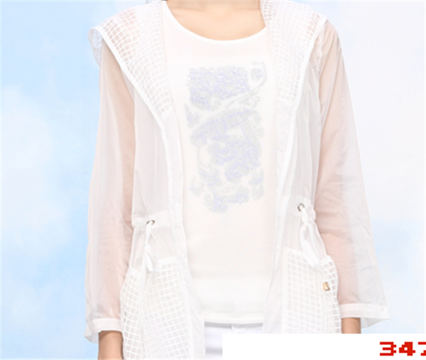 白色防晒衣配什么内搭，白色防晒衣里面穿什么好看