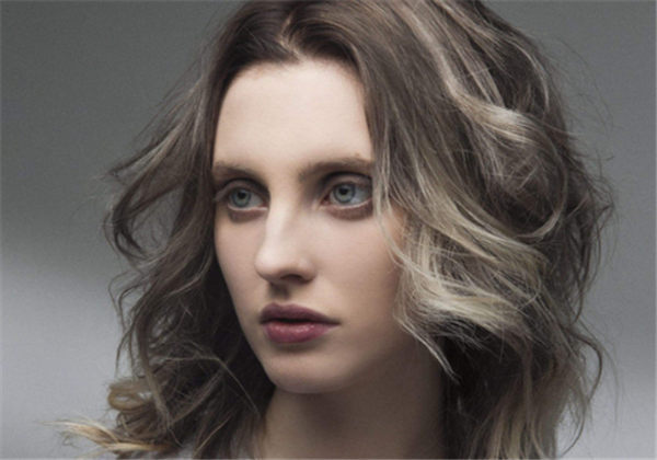 美瞳多大直径的戴起来自然​，美瞳多久换一副