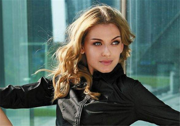 戴美瞳能哭吗​，戴美瞳和隐形眼镜哪个危害大